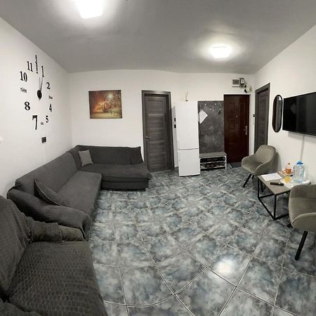 Ene Apartment Oradea Εξωτερικό φωτογραφία